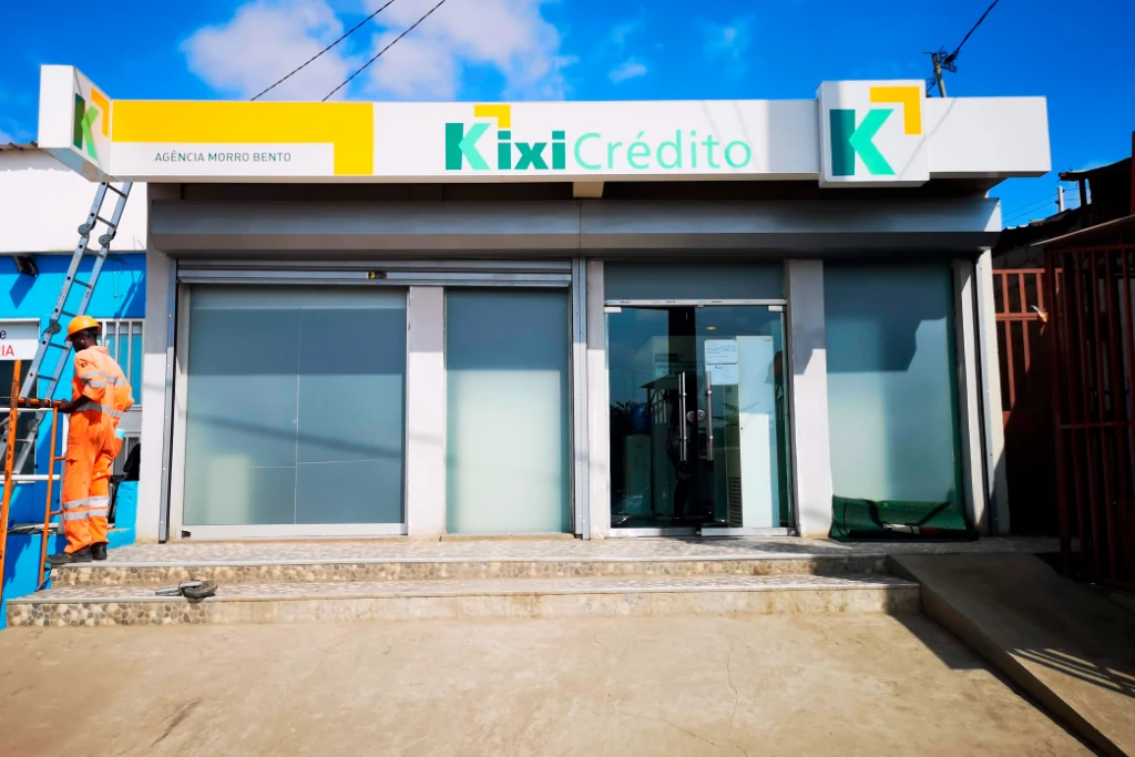 KixiCrédito, 2018 - Letreiro Lightbox - Morro Bento