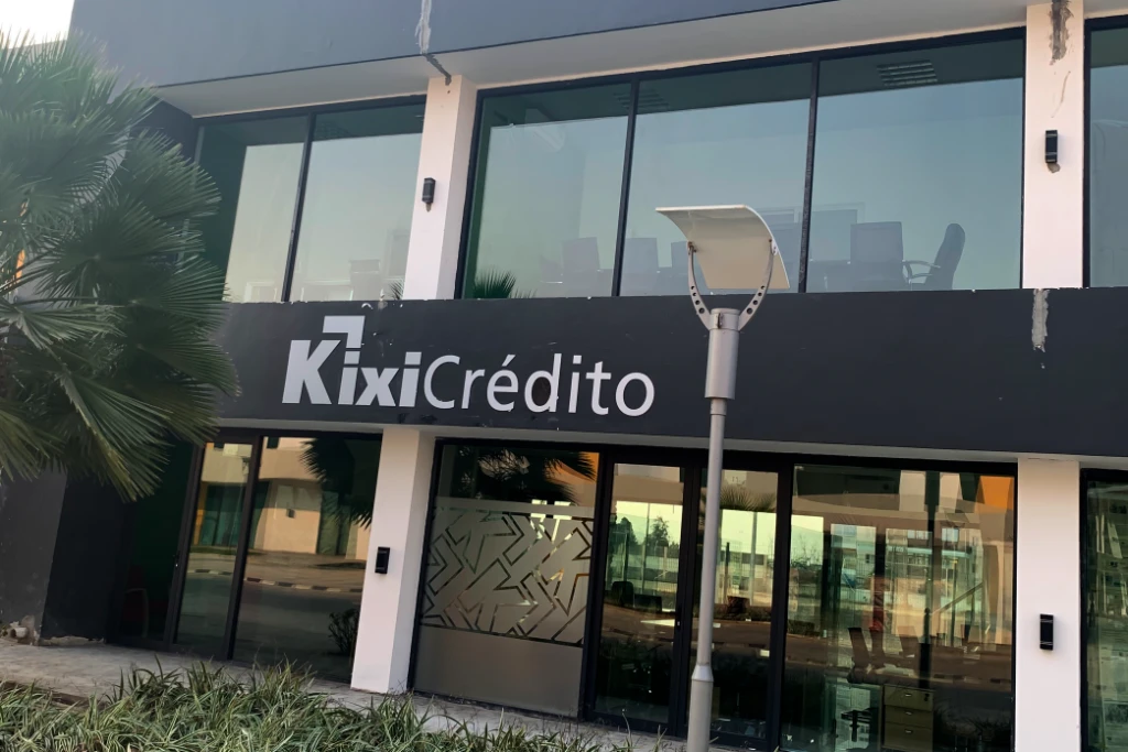 KixiCrédito, 2019 - Letreiro Não Luminoso - Boa Vida